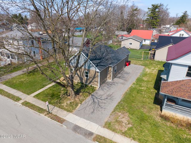 222 E Montford Avenue, Ada, OH 45810