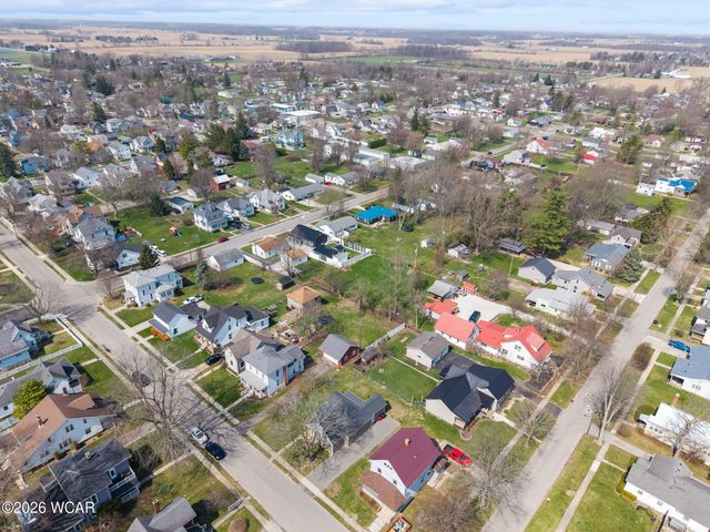 222 E Montford Avenue, Ada, OH 45810