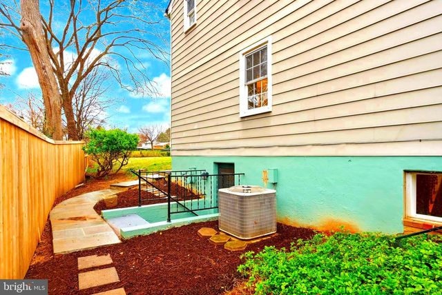 7109 DAVIS CT, Mclean, VA 22101