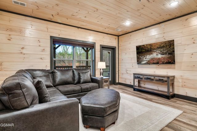 204 Lily Jo Way, Sevierville, TN 37876