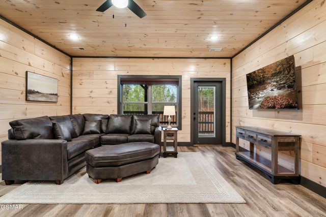 204 Lily Jo Way, Sevierville, TN 37876