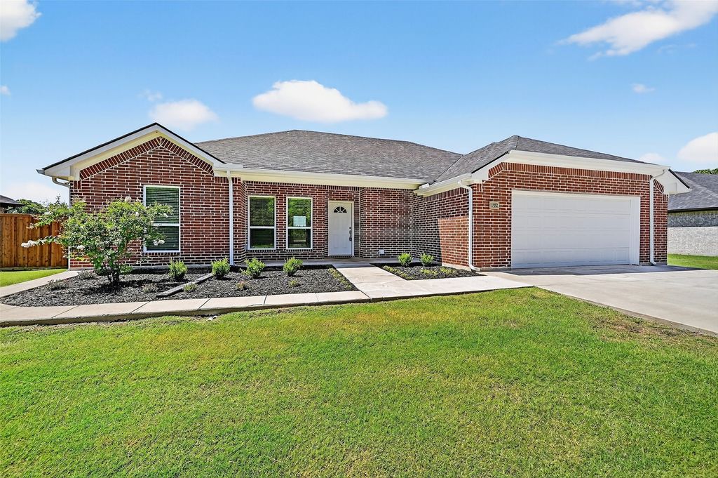 899 W Cardinal Street, Ector, TX 75439