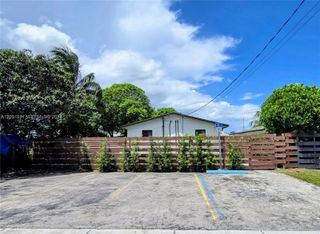 4151 SW 19th St 2, West Park, FL 33023