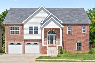 737 Buffalo Ford Dr, Clarksville, TN 37042
