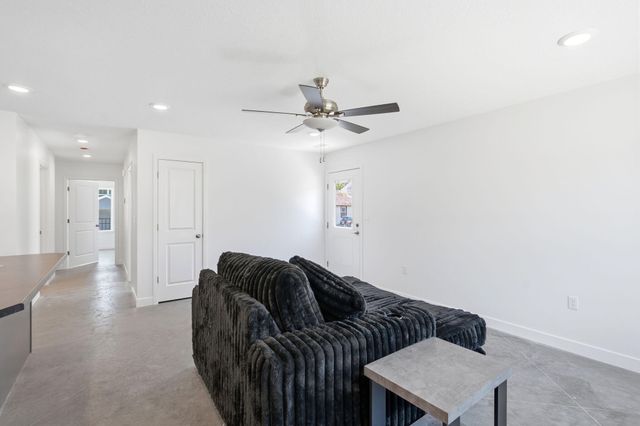 602 N PROVIDENCE RD 102, Columbia, MO 65203