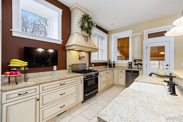 106 Harmon Drive, Lebanon, IL 62254