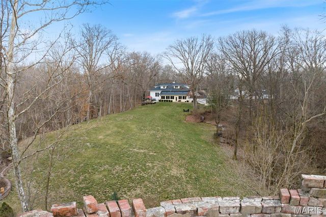 106 Harmon Drive, Lebanon, IL 62254