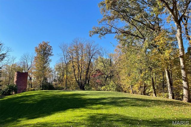 106 Harmon Drive, Lebanon, IL 62254