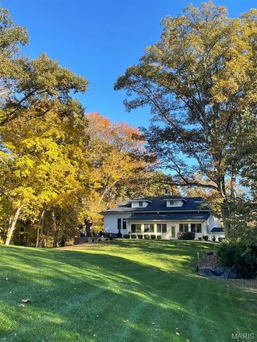 106 Harmon Drive, Lebanon, IL 62254