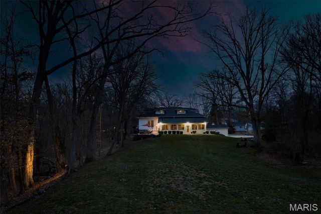 106 Harmon Drive, Lebanon, IL 62254