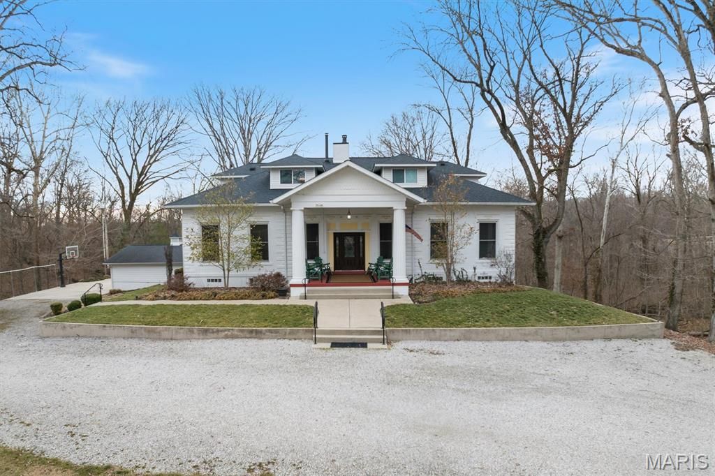 106 Harmon Drive, Lebanon, IL 62254