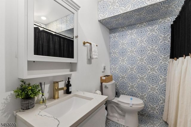 245 Summit Ave, Jersey City, NJ 07304