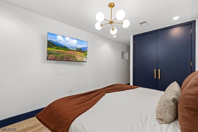 245 Summit Ave, Jersey City, NJ 07304