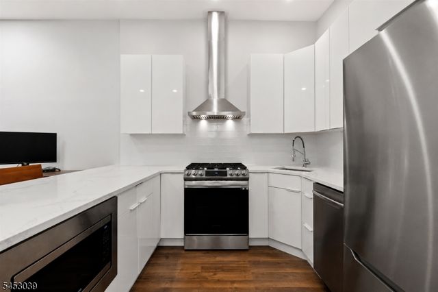 245 Summit Ave, Jersey City, NJ 07304