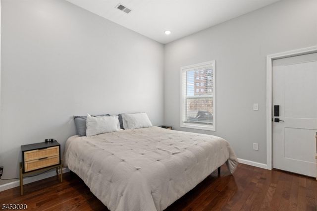 245 Summit Ave, Jersey City, NJ 07304