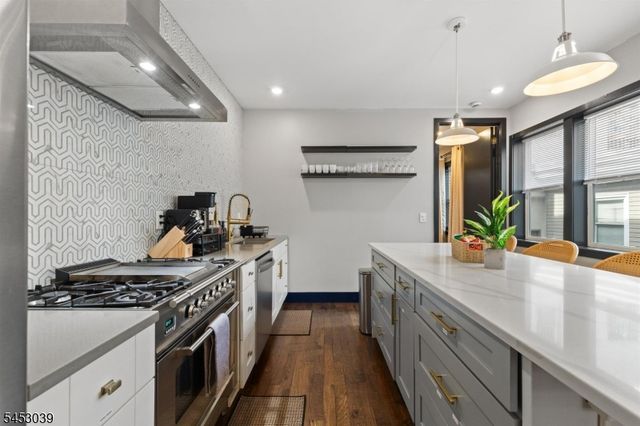 245 Summit Ave, Jersey City, NJ 07304