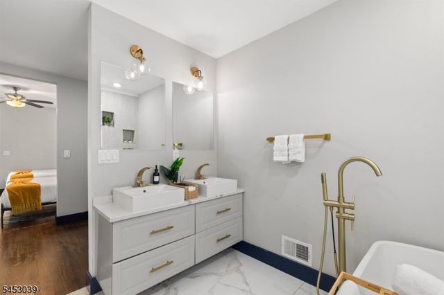 245 Summit Ave, Jersey City, NJ 07304