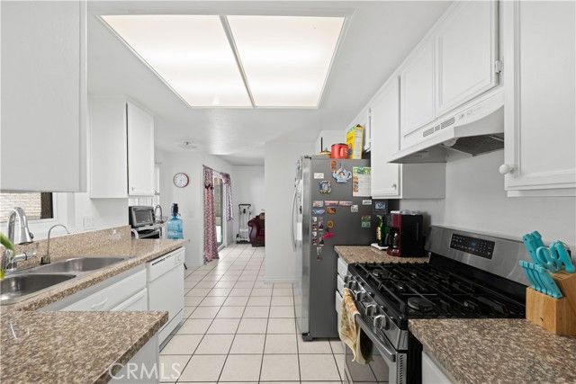 38224 San Mateo Avenue, Palmdale, CA 93551