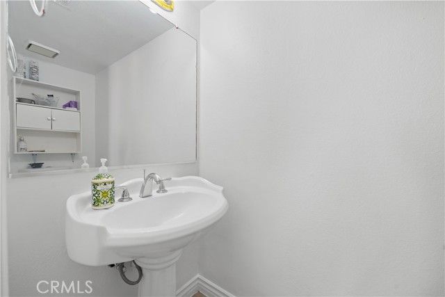 38224 San Mateo Avenue, Palmdale, CA 93551