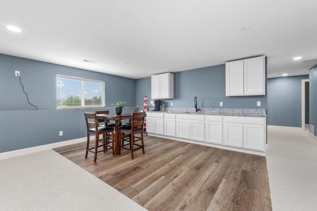 4415 N Cassie, Maize, KS 67101