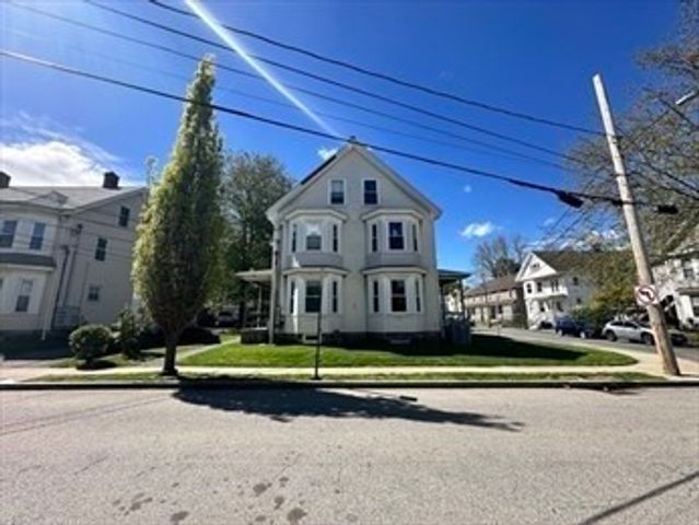 70 Gardner St 1, Waltham, MA 02453