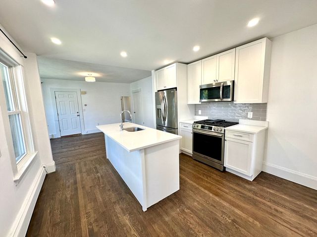 70 Gardner St 1, Waltham, MA 02453