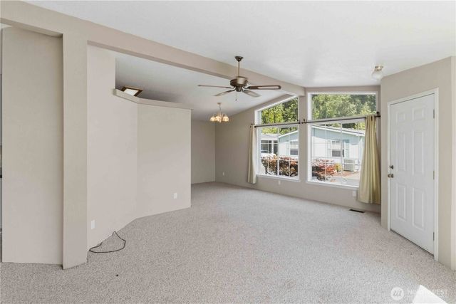 318 Peacock Lane, Kelso, WA 98626