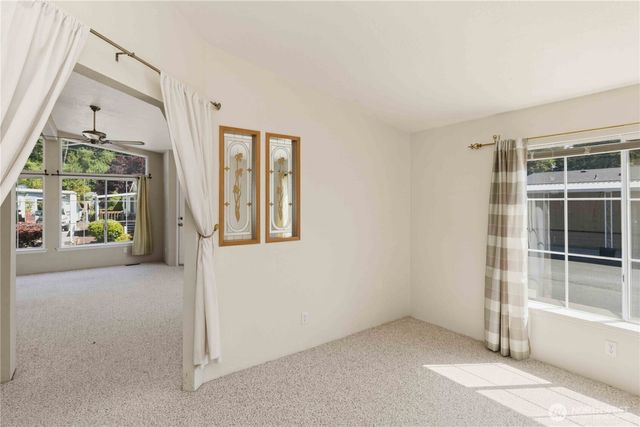 318 Peacock Lane, Kelso, WA 98626