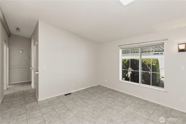 318 Peacock Lane, Kelso, WA 98626