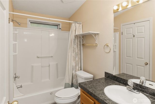 318 Peacock Lane, Kelso, WA 98626