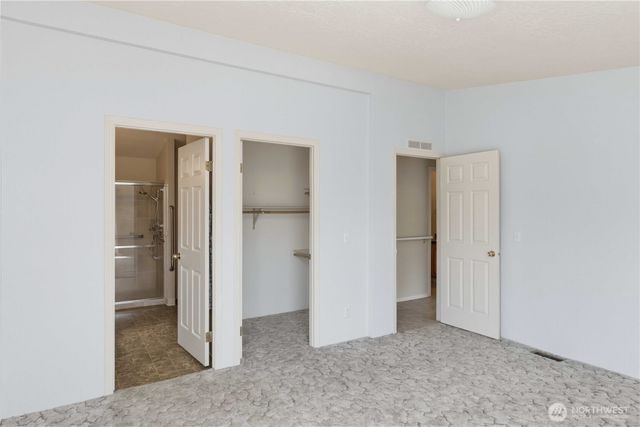 318 Peacock Lane, Kelso, WA 98626