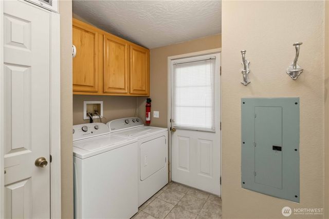 318 Peacock Lane, Kelso, WA 98626