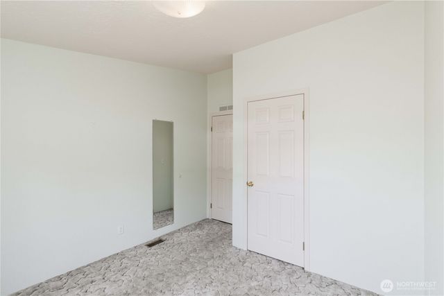 318 Peacock Lane, Kelso, WA 98626