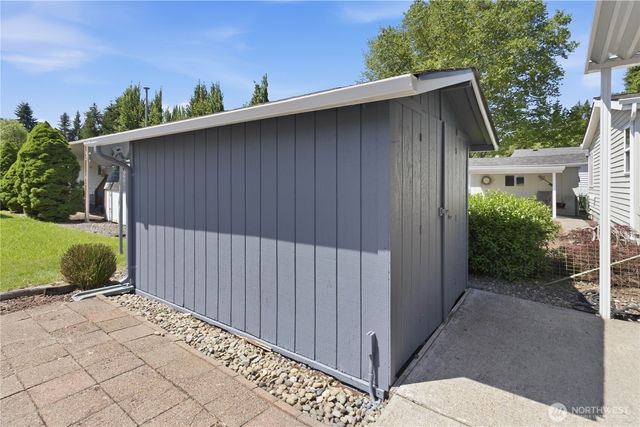 318 Peacock Lane, Kelso, WA 98626