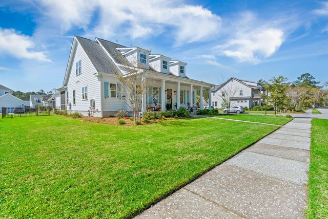 3976 Berberis Lane, Ravenel, SC 29470