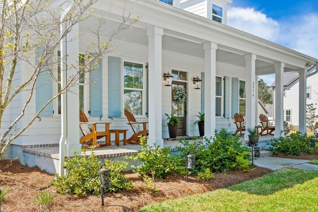 3976 Berberis Lane, Ravenel, SC 29470