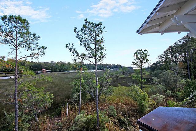 3976 Berberis Lane, Ravenel, SC 29470