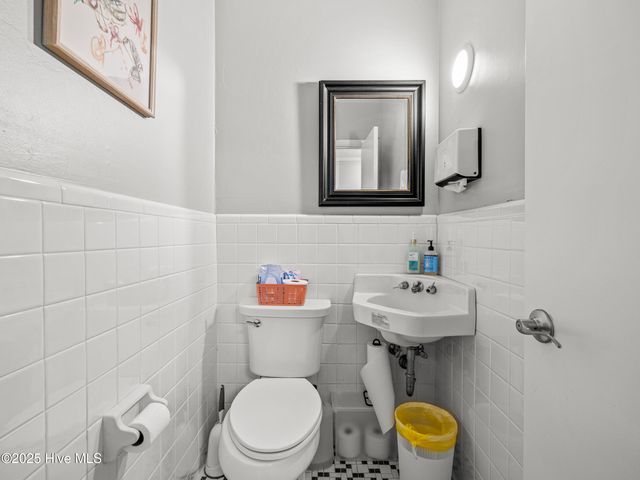10 Dewitt Street, Jacksonville, NC 28540
