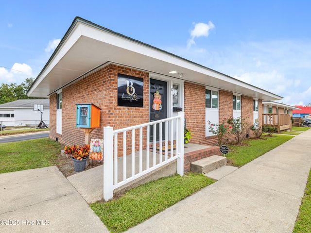 10 Dewitt Street, Jacksonville, NC 28540