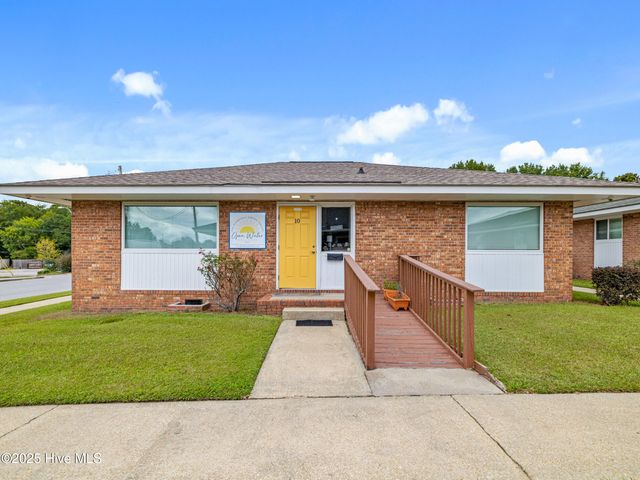 10 Dewitt Street, Jacksonville, NC 28540