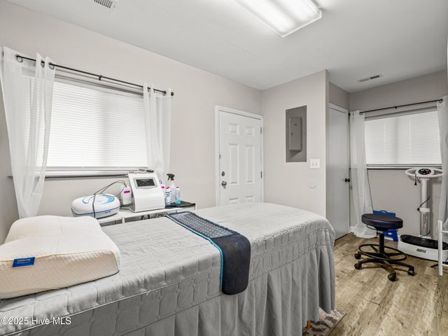 10 Dewitt Street, Jacksonville, NC 28540