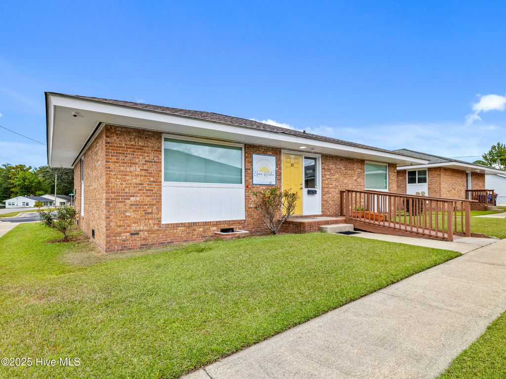 10 Dewitt Street, Jacksonville, NC 28540