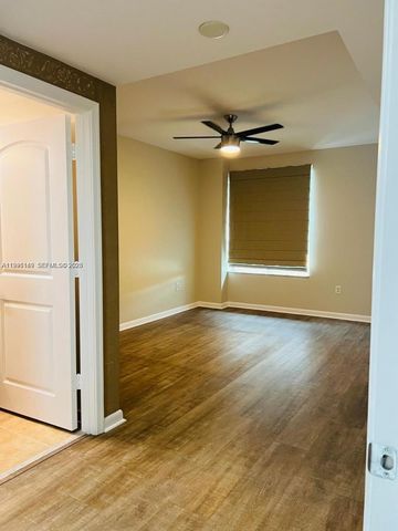 7350 SW 89th St 906S, Miami, FL 33156