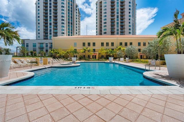 7350 SW 89th St 906S, Miami, FL 33156