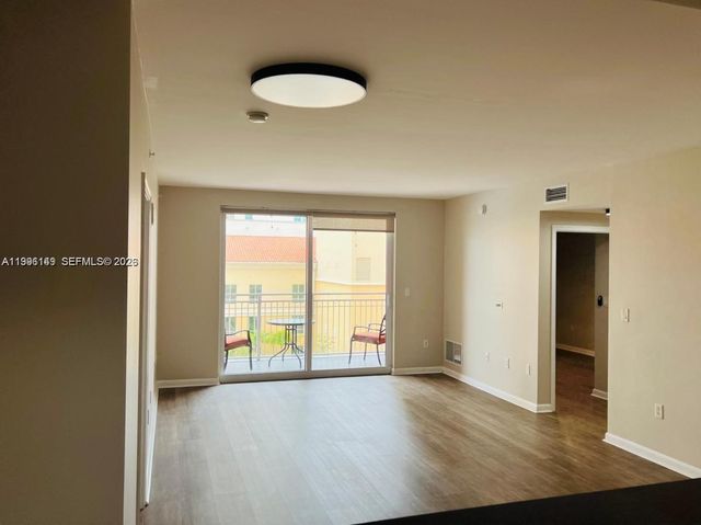 7350 SW 89th St 906S, Miami, FL 33156