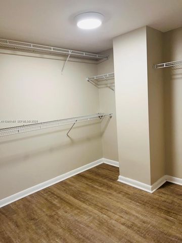 7350 SW 89th St 906S, Miami, FL 33156