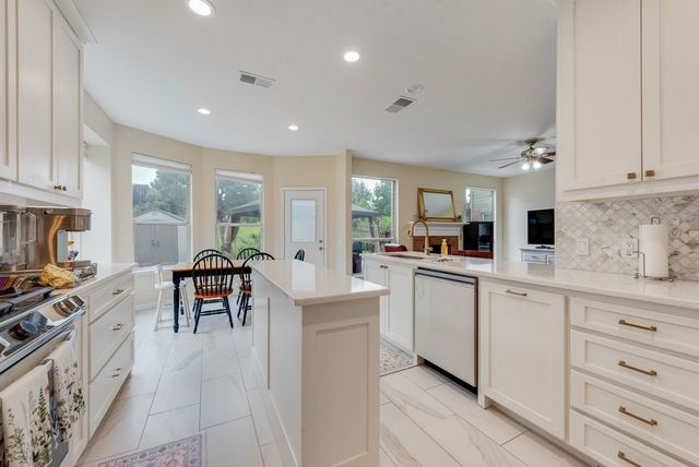 7852 Rushmore Court, Fort Worth, TX 76137