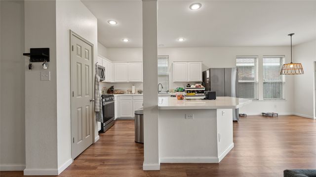 9208 Comanche Ridge Drive, Fort Worth, TX 76131