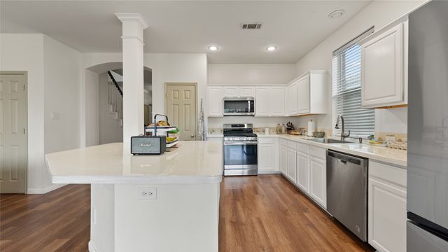 9208 Comanche Ridge Drive, Fort Worth, TX 76131