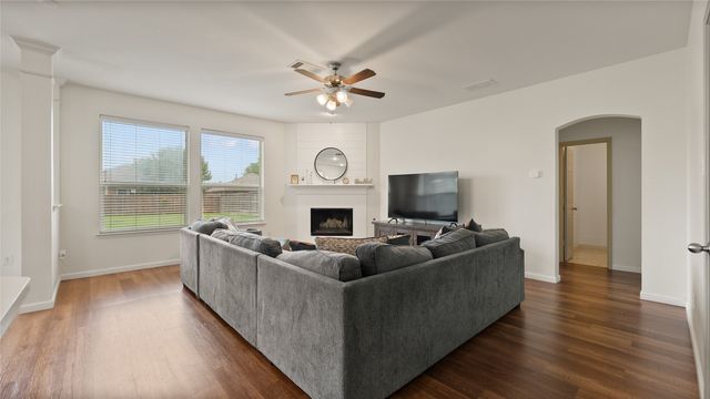 9208 Comanche Ridge Drive, Fort Worth, TX 76131